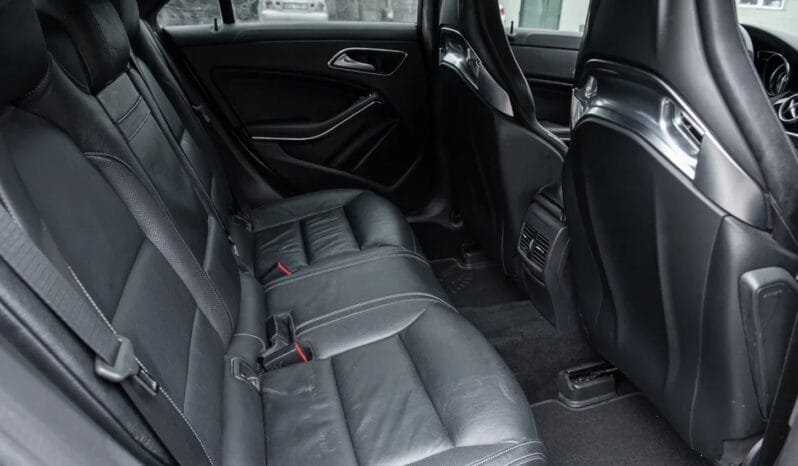 
Mercedes-Benz CLA AMG 45 4Matic 7G-DCT full									