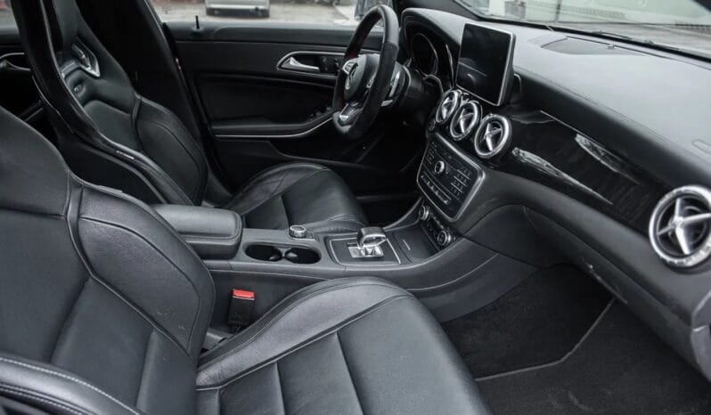 
Mercedes-Benz CLA AMG 45 4Matic 7G-DCT full									