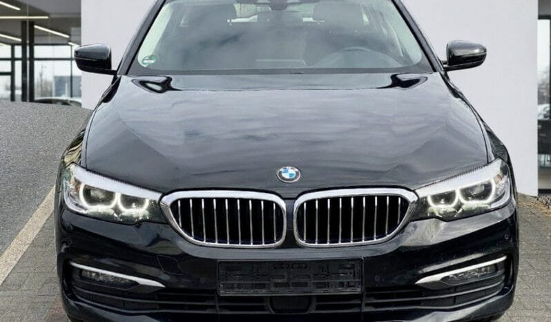 
BMW 5 Series 530i xDrive Touring full									