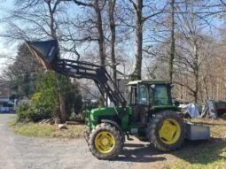 John Deere 2850 Tractor (Bulldog)