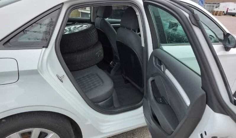 
Audi A3 Limousine 1.6 TDI Attraction full									