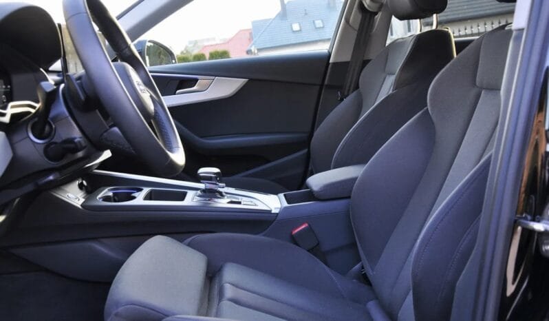 
Audi A4 35 TFSI mHEV S tronic full									