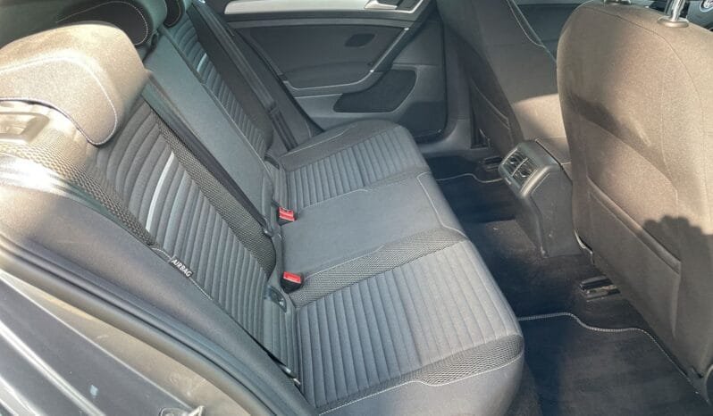 
Volkswagen Golf VII 1.2 TSI DSG Cup BlueMotion full									