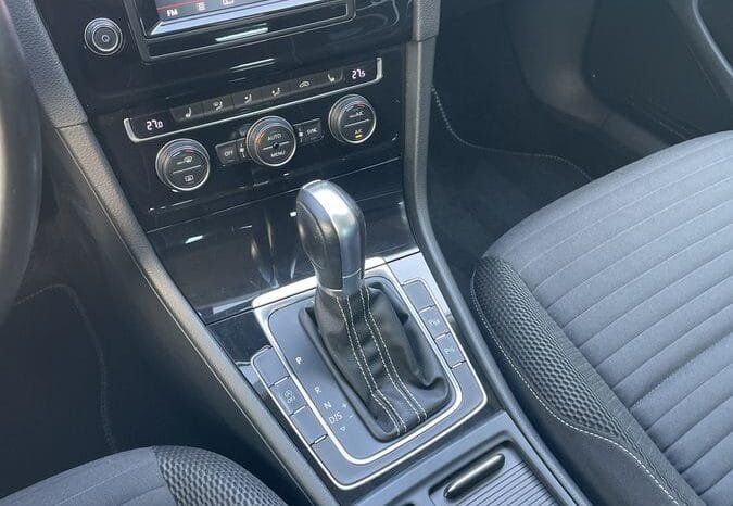 
Volkswagen Golf VII 1.2 TSI DSG Cup BlueMotion full									