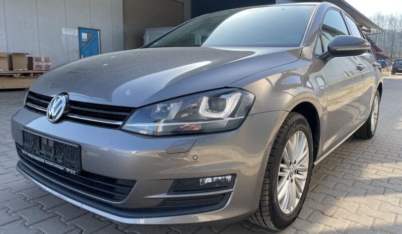 
Volkswagen Golf VII 1.2 TSI DSG Cup BlueMotion full									