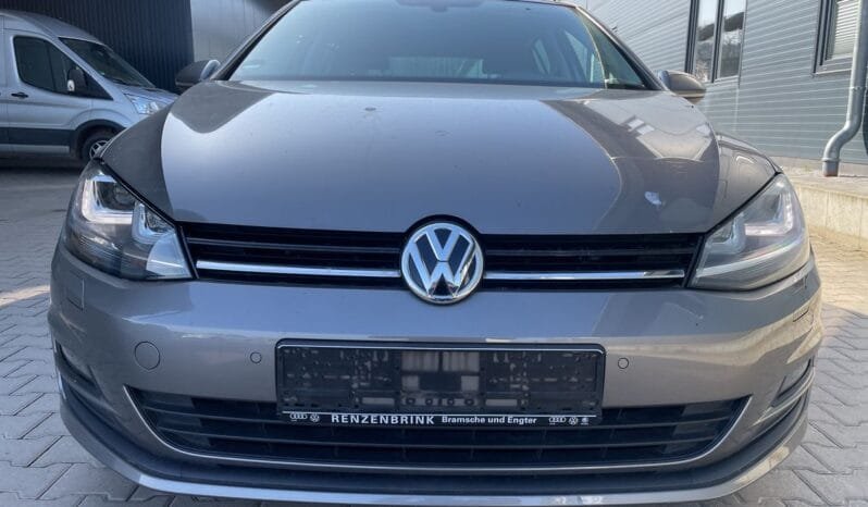 
Volkswagen Golf VII 1.2 TSI DSG Cup BlueMotion full									