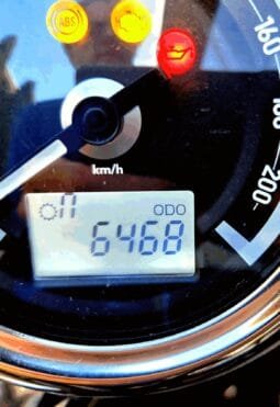 Triumph Bonneville T120 Black full