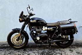 Triumph Bonneville T120 Black
